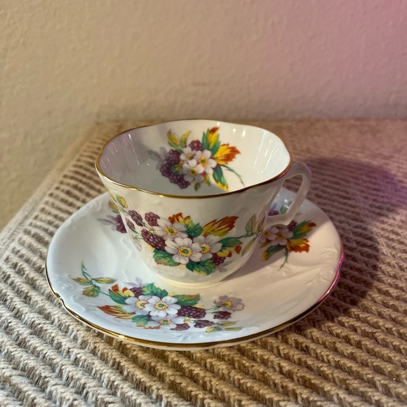 Heathcote Elegant Floral Teacup and Saucer Set - White made in England - Picture 6 of 6